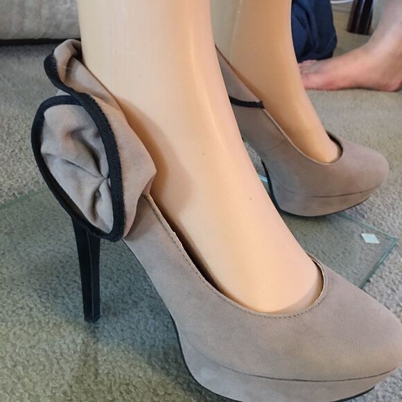 Anne Michelle Tan Stilettos Size 8 - Picture 3 of 9